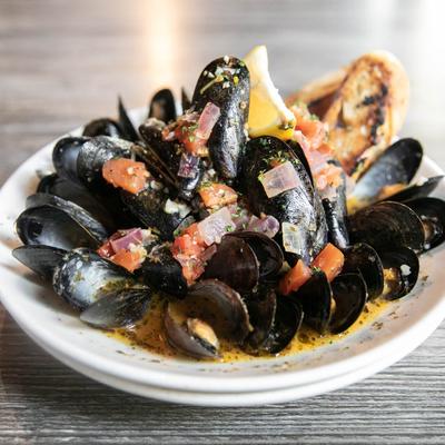 Mussels in lemon butter cream sauce