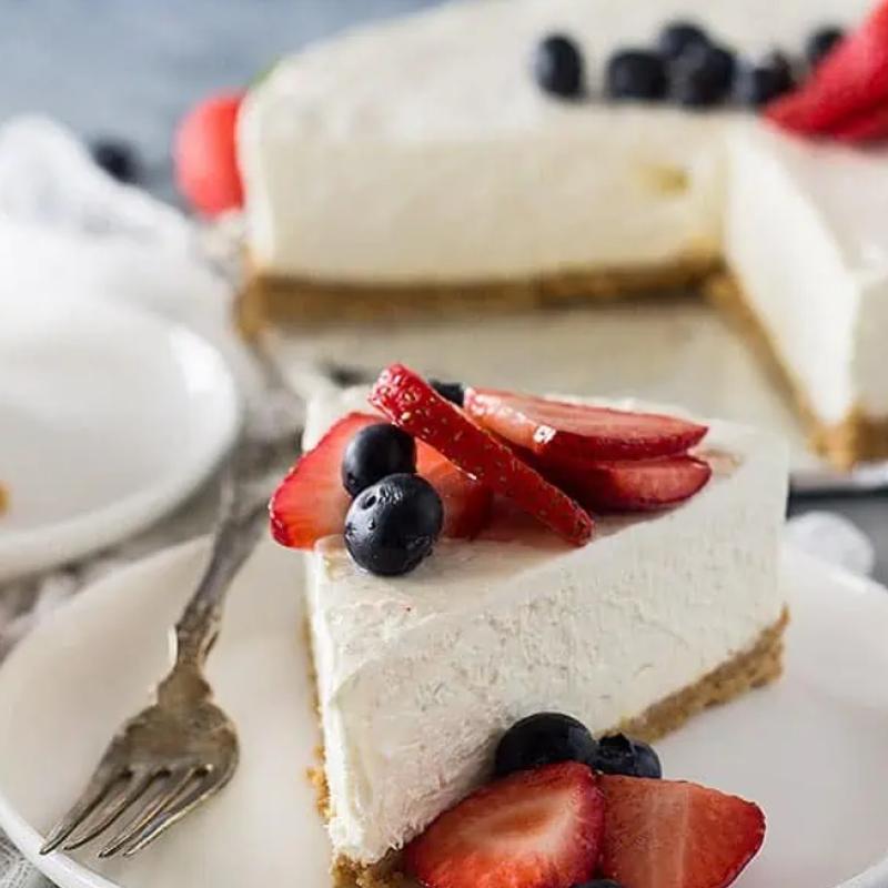 Vanilla Cheesecake With Fresh Berries photo