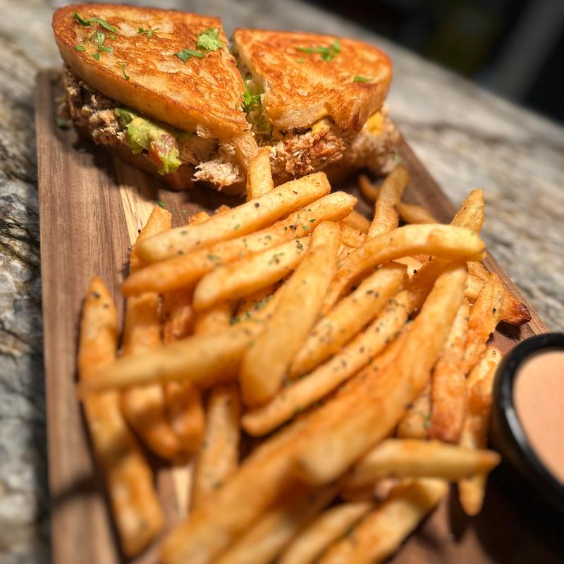 Avocado Chicken Sandwich photo