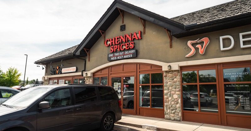 Exterior, front of restaurant, parking lot