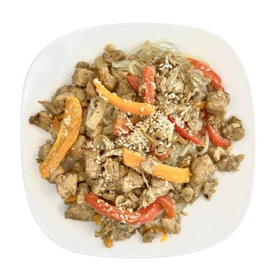 Stir-fried meat with peppers and noodles topped with sesame seeds.
