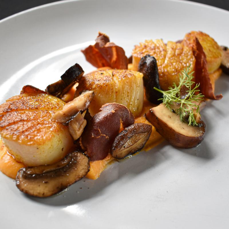 menu item 13 of 30, Seared Scallops (2)
