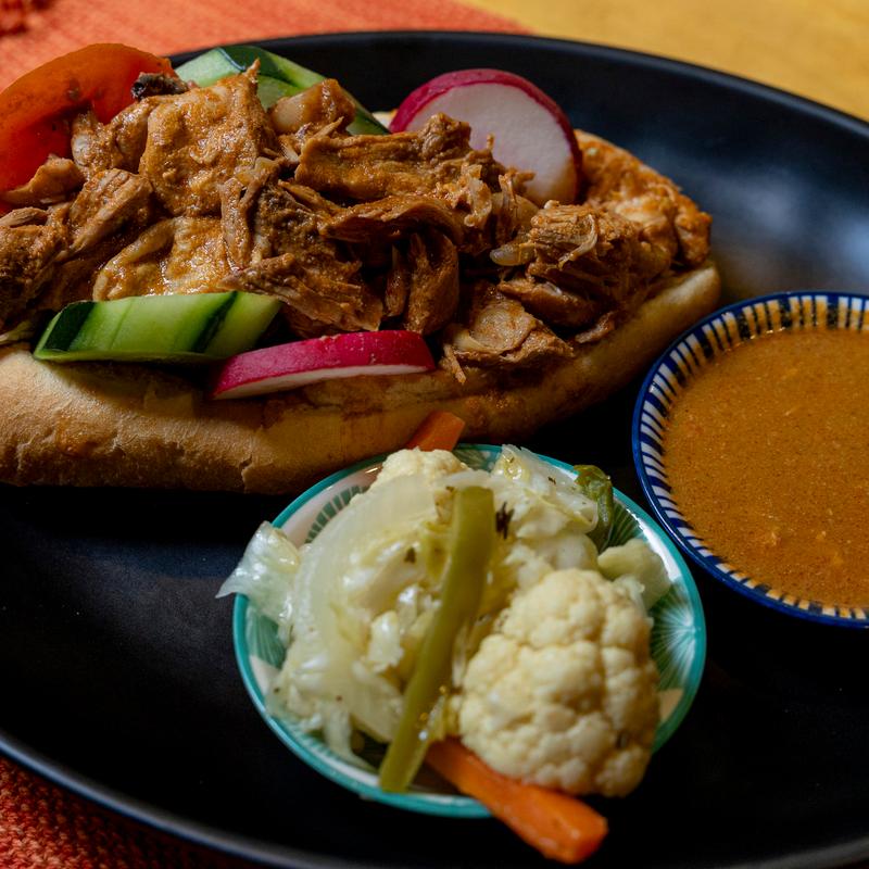 menu item 16 of 18, Pan con Pollo