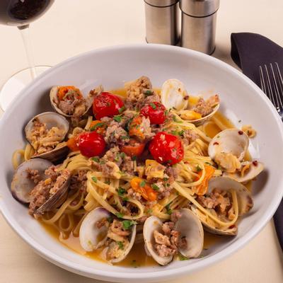 Willi’s Linguine, seafood specials