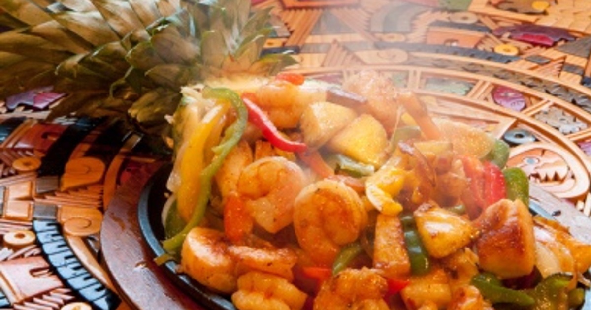 Fajitas Ixtapa, seafood, chicken and pineapple
