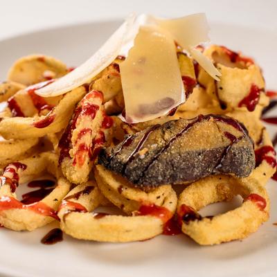 Calamari Fritti, side view.