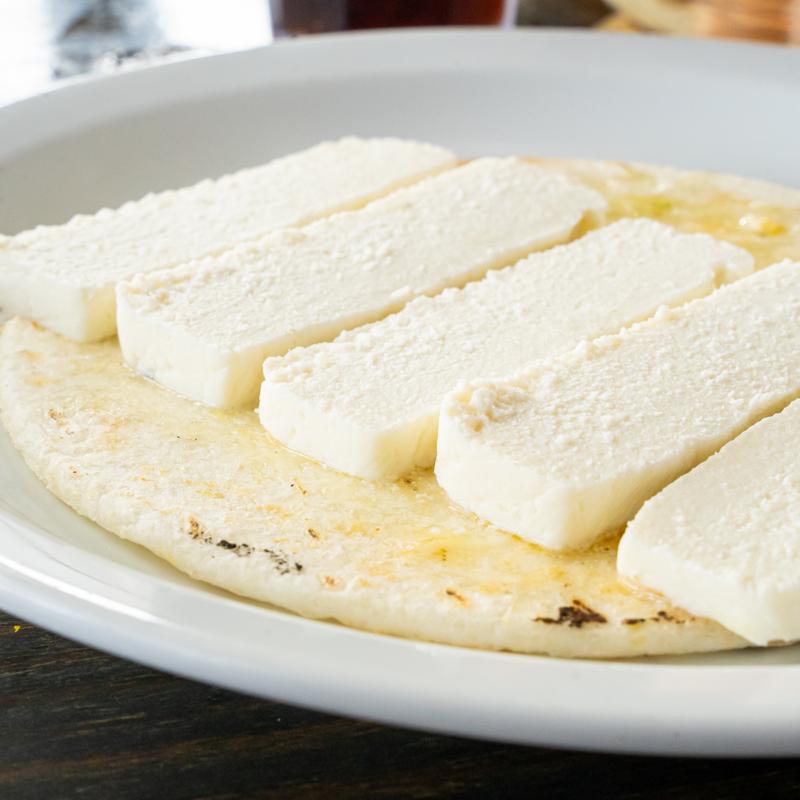 Quesito y mantequilla Encima photo