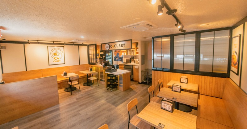 Diner area, wide view