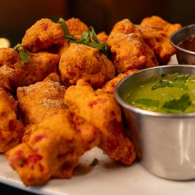 Crispy and flavorful chicken pakora with aromatic spices.