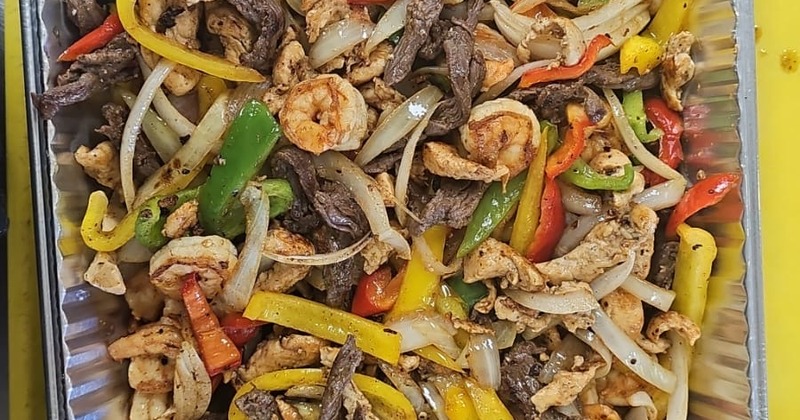 Mixed fajitas catering tray