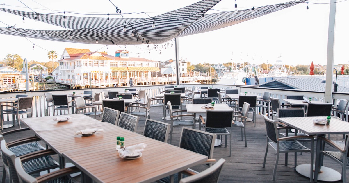 Exterior, patio, tables and chairs, shades