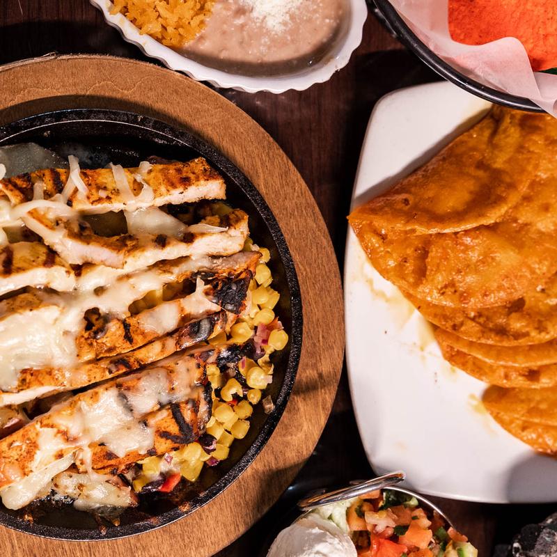 POLLO CON PAPAS photo