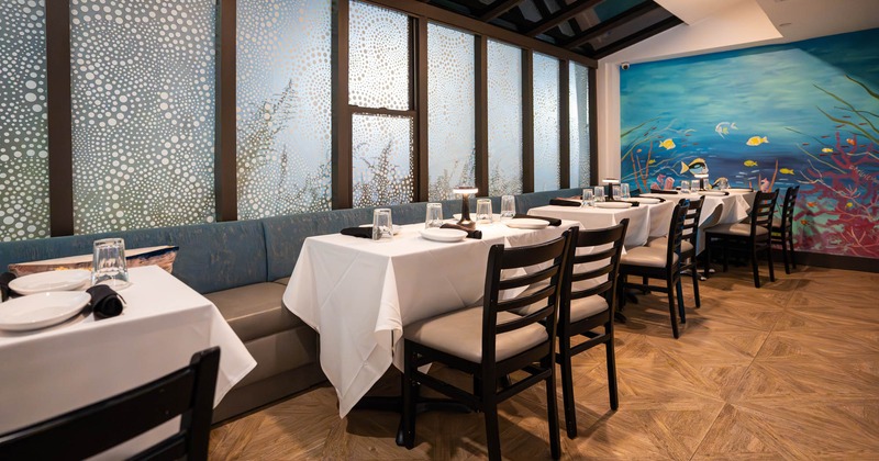 Dining area, banquette seating