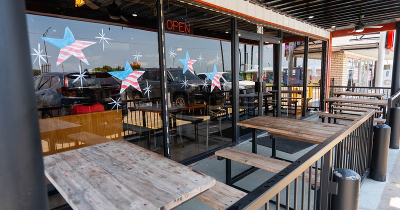 Exterior, seating place on the outside