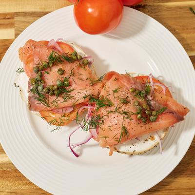 New York Bagel & Lox.