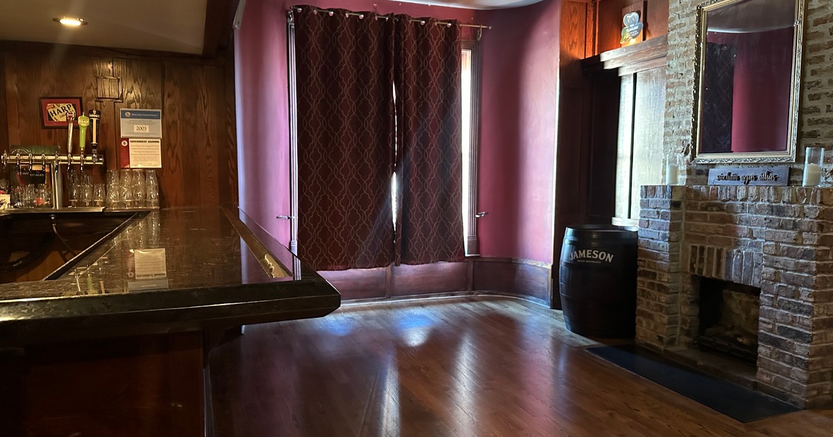 Interior, room with bar and fireplace