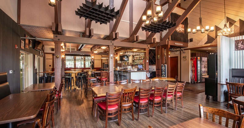 Diner area, table, chairs