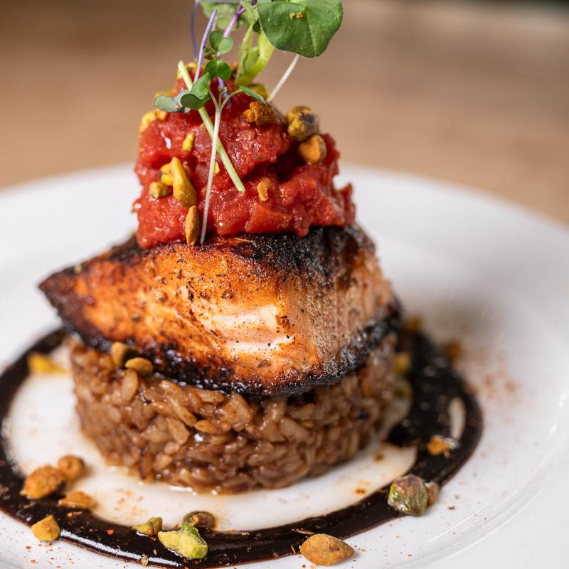 Salmón Ennegrecido / Blackened Salmón (GF) photo