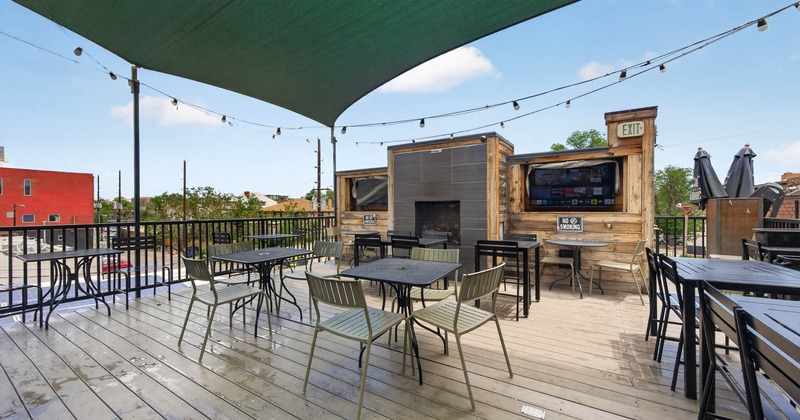 Exterior, seating place on the rooftop