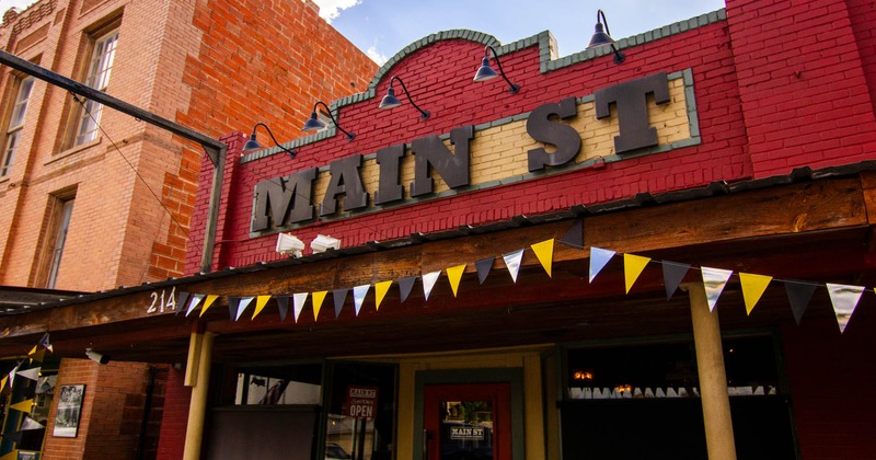 Exterior, restaurant sign