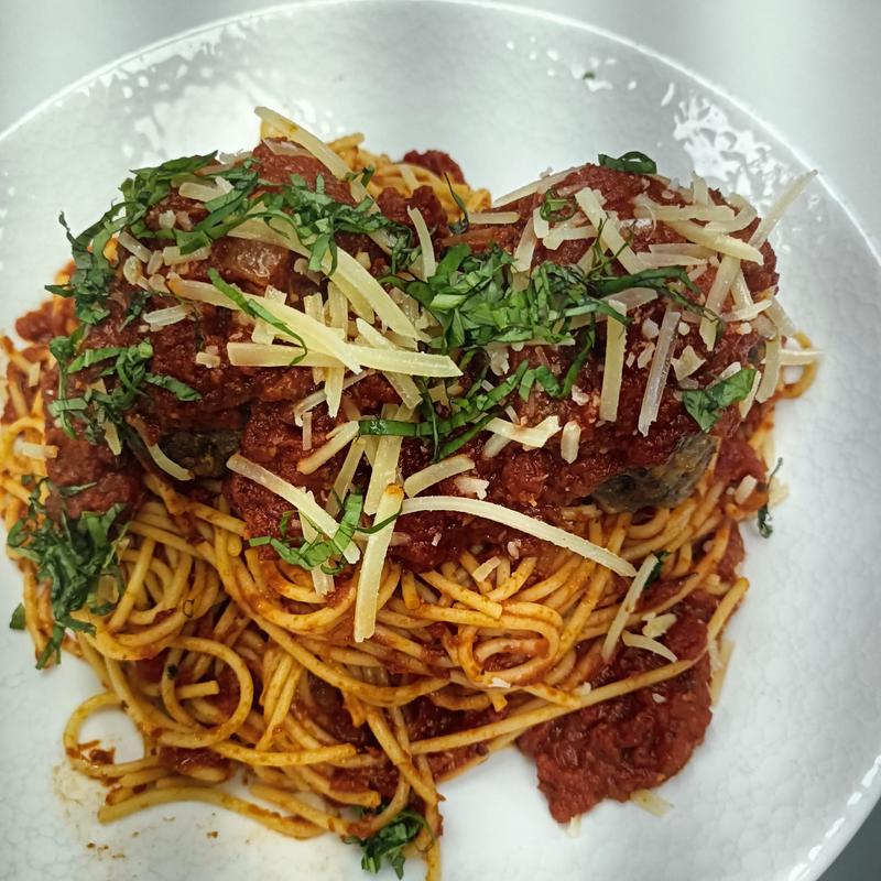 Spaghetti & meatballs photo