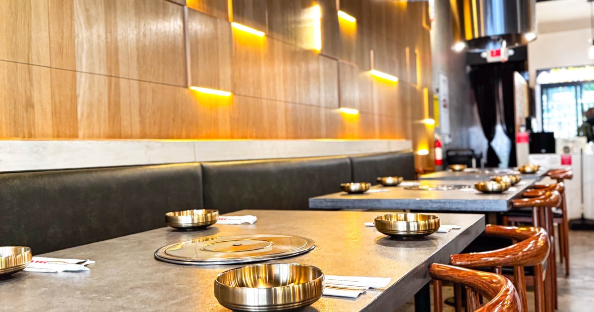 Diner tables, chairs, line by the wall