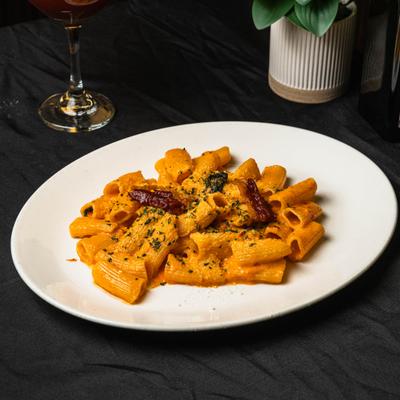 Rigatoni alla Vodka, served on the table.