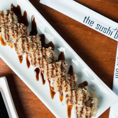 A sushi roll, top view.