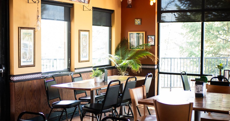Interior, seating area with table and chairs
