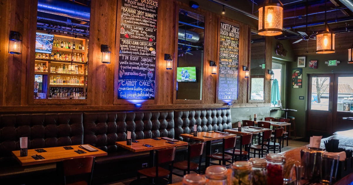 Dining area, banquette seating