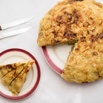 Pie and pie slices, top view