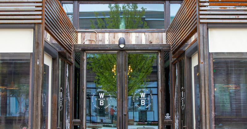 Exterior, restaurant entrance
