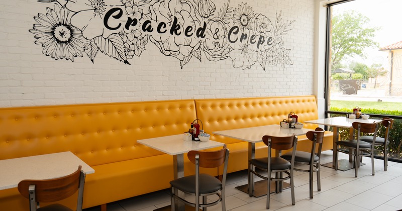 Dining area, banquette seating