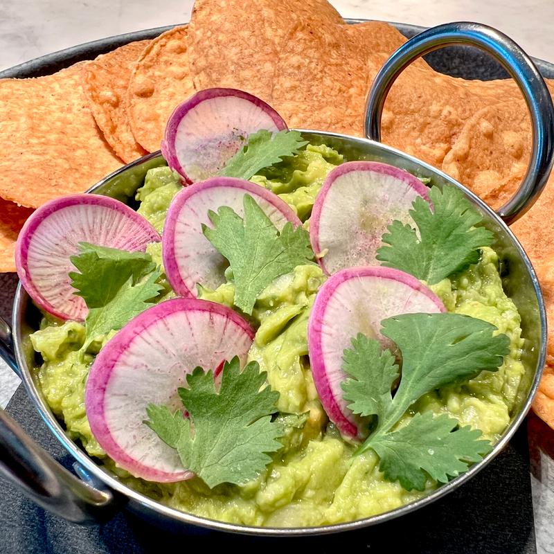 menu item 31 of 64, Chips & Guacamole (V)