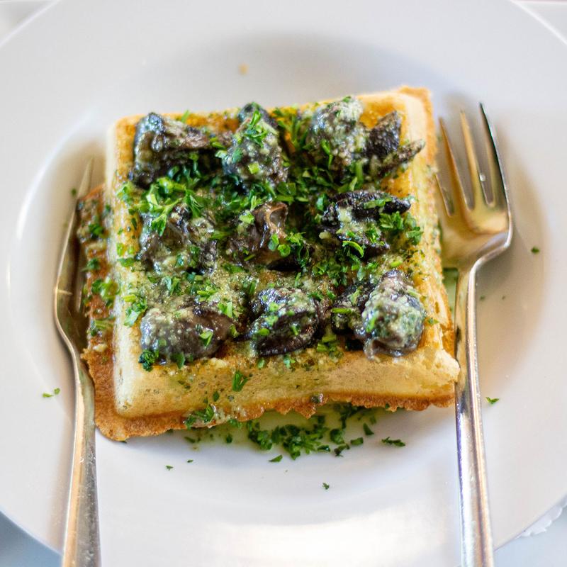 9 Holers Escargot Waffle photo