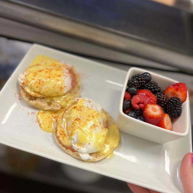 Eggs Benedict photo