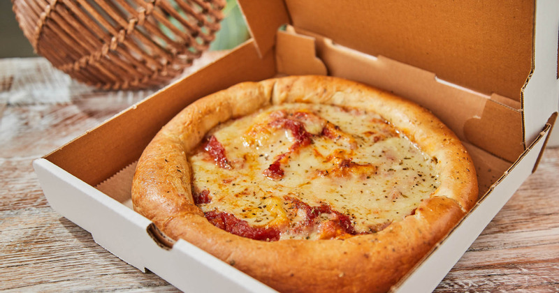 Vegan pizza in a box