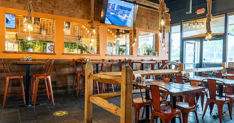 Casual dining restaurant interior