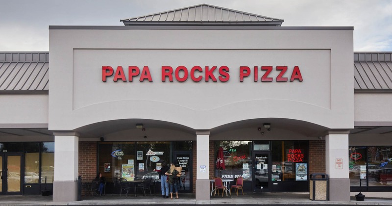 Papa Rocks Pizza exterior, front