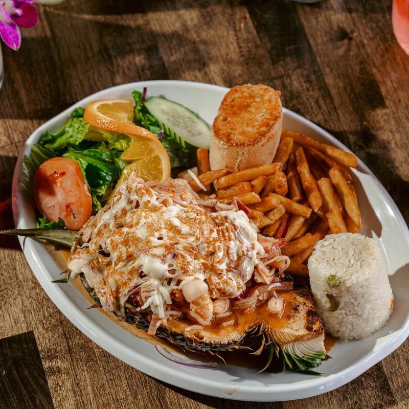 menu item 2 of 6, Piña Rellena de Mariscos