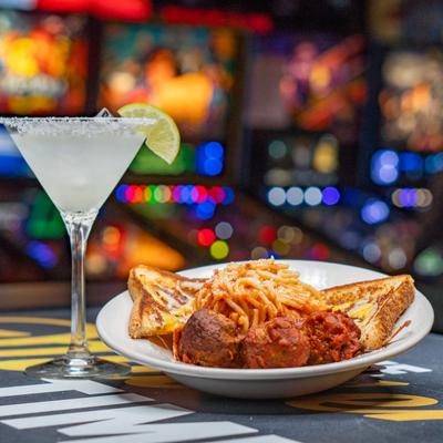 Spaghetti with meatballs.