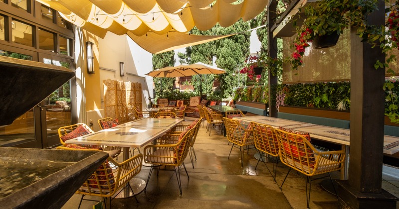 Exterior, seating