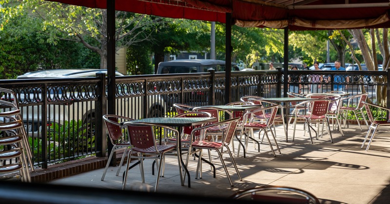 Exterior, patio, diner tables, chairs