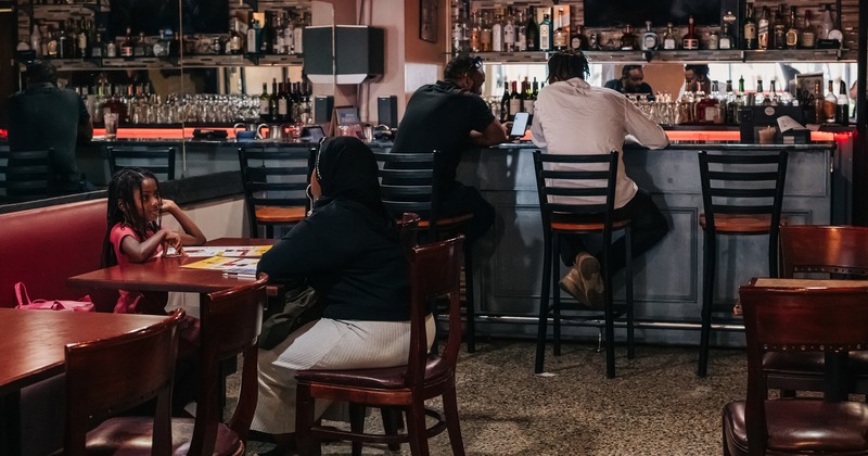 Diner and bar area