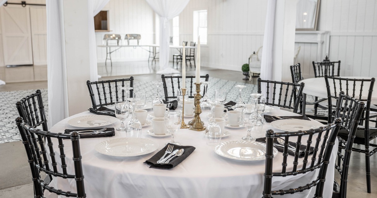 Table for seven ready for guests