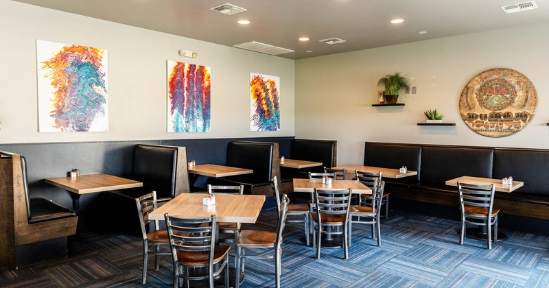 Seating tables and restaurant booths