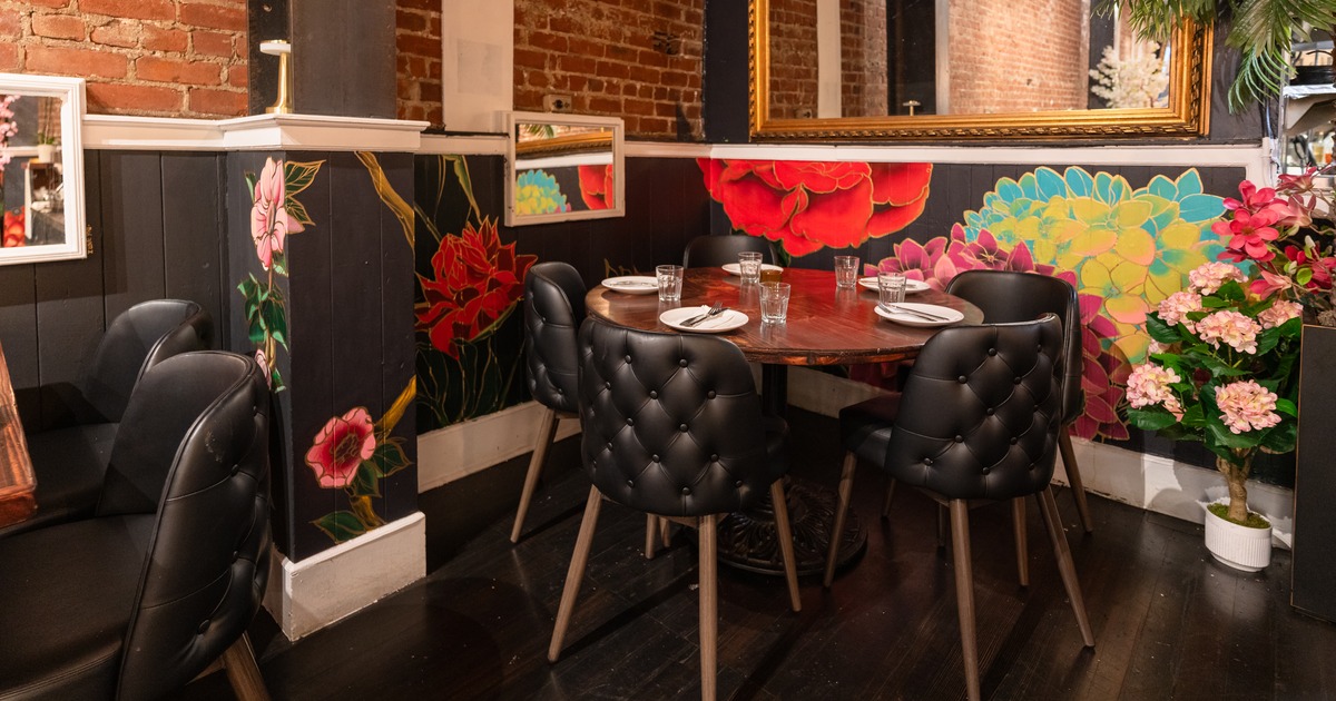 Dining area, corner table