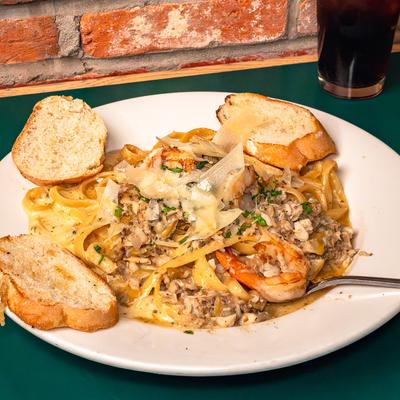 Penne Pesto Alfredo Seafood Pasta