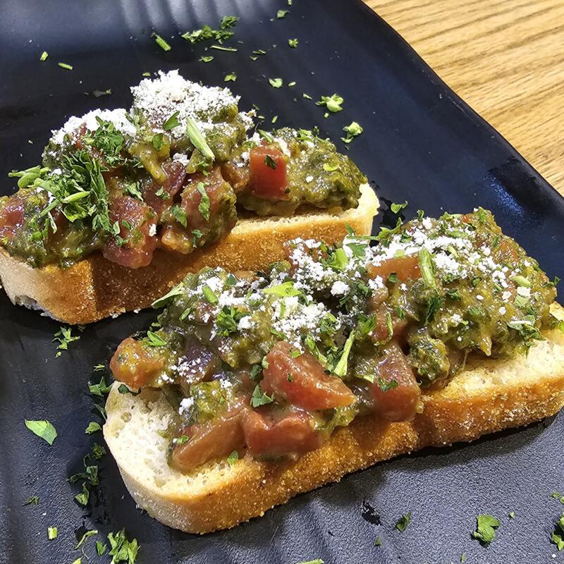 Tostada con Tomate photo