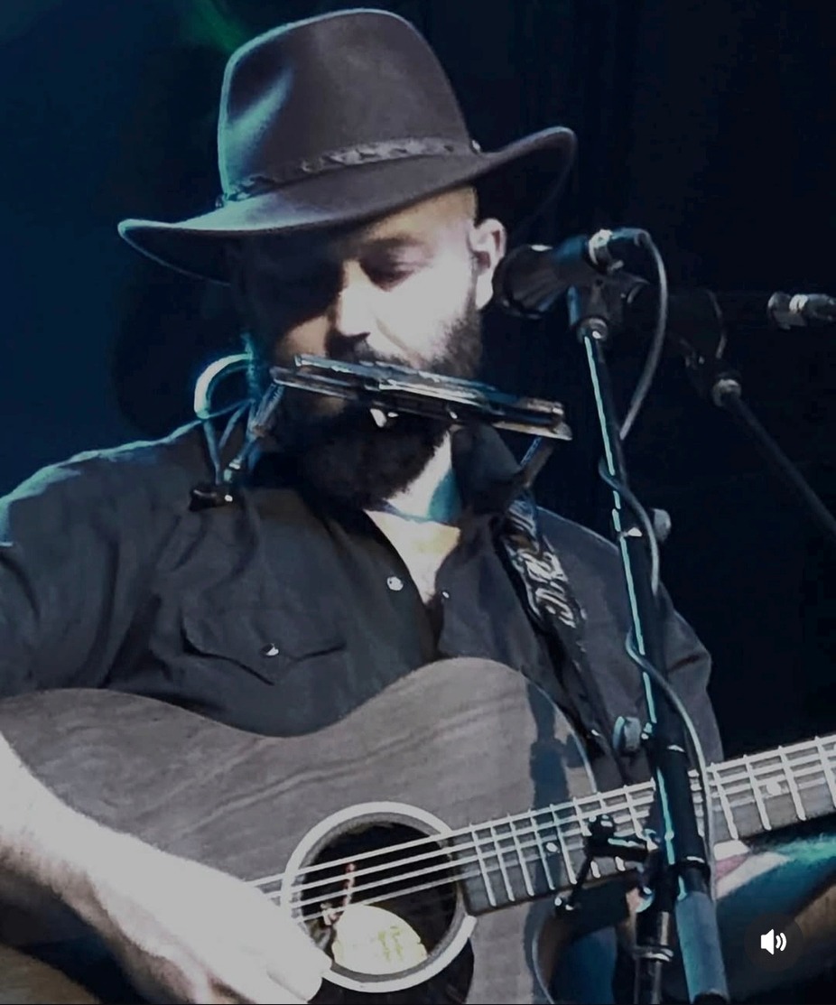 Live Music with Luke Fox!! event photo